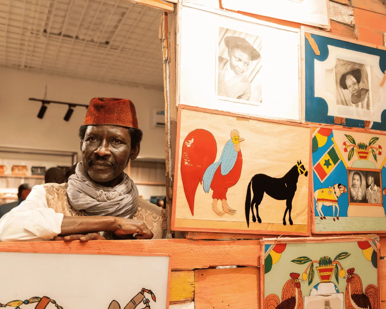 Découvrez l'expo du moment au sein de MARAZ DAKAR: l'Art du "Suwer" par le peintre Seriñ Ndiaye